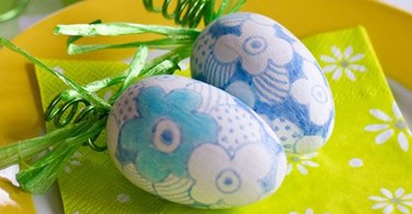 How to colour flowery easter eggs